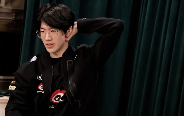 WE分享选手照片：让我尝尝这是否好