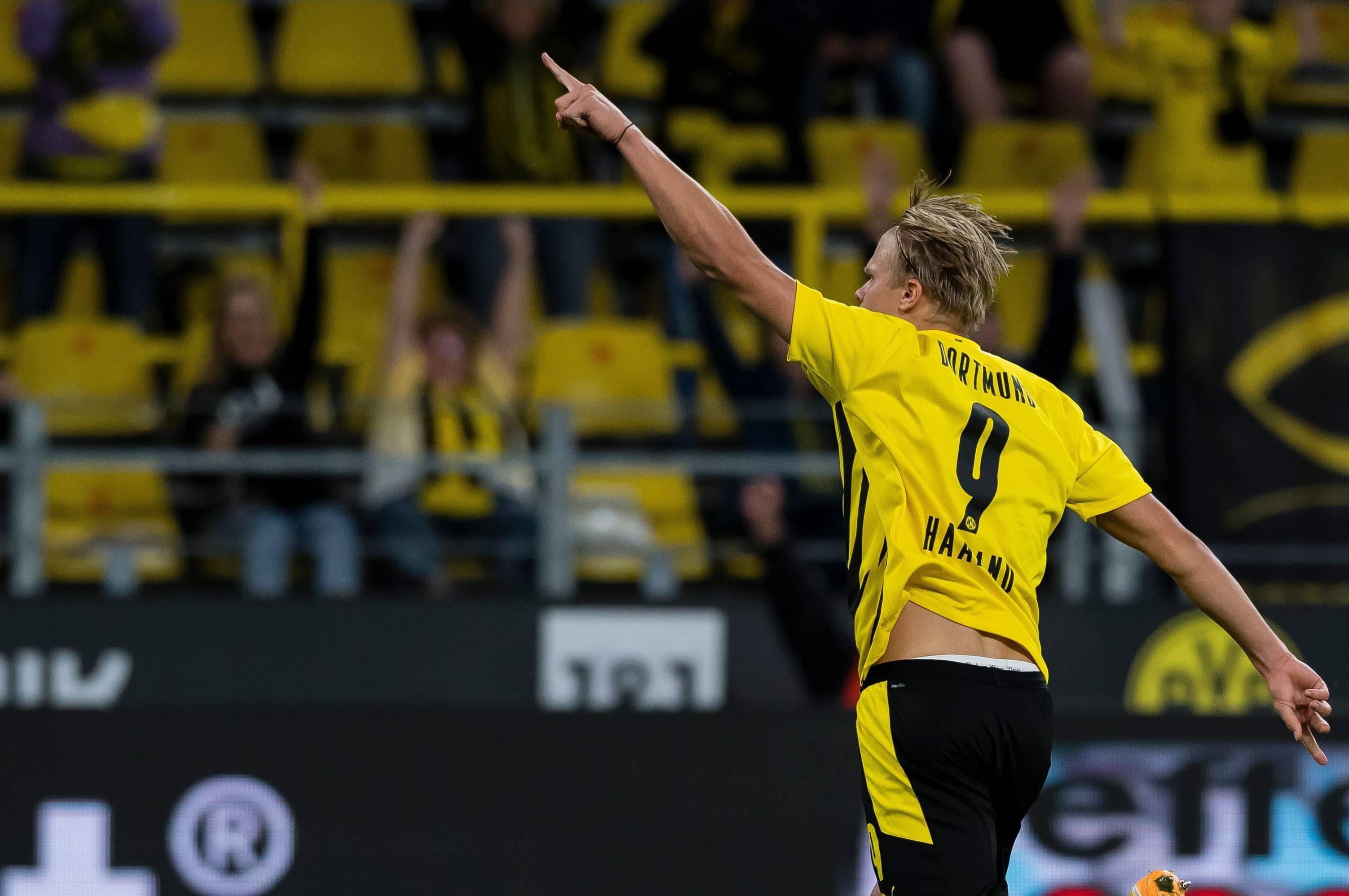 赛训组在干嘛？TES选手今天才知道可在欧洲超级服打比赛版本...