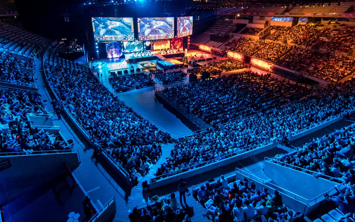 B8 在2025年布达佩斯Major第一阶段的StarLadder比赛日以一胜一负结束