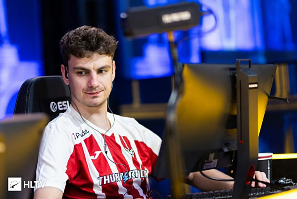 LPL夏季赛W6D7：Sheer首发对位Ale，LNG再次交手TES