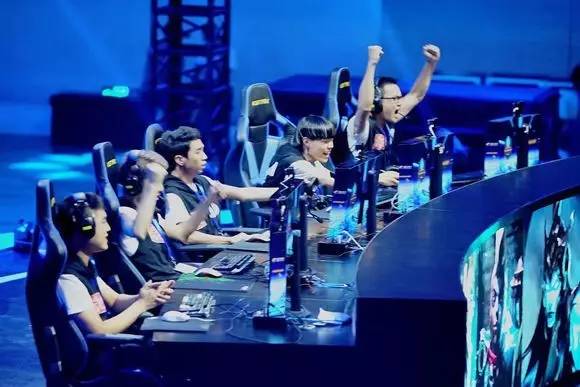 LPL夏季赛第三周趣味数据：AL全队一周内打出18个单杀