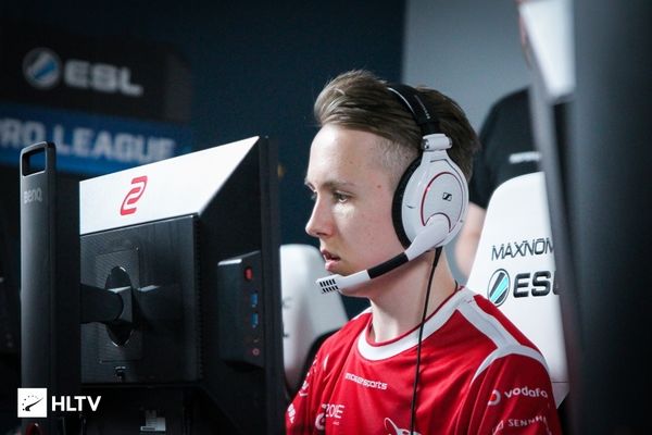 Team Heretics 在 VCT 2025： EMEA Stage 2 中以 2：0 战胜了 Team Vitality ，正式锁定了季后赛席位（Haven 13：11, Ascent 13：9）。